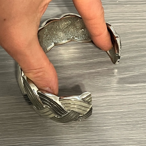 Vintage Hinged Bangle Bracelet w/ White and Gray Braided Woven Design, Boho - Picture 5 of 6